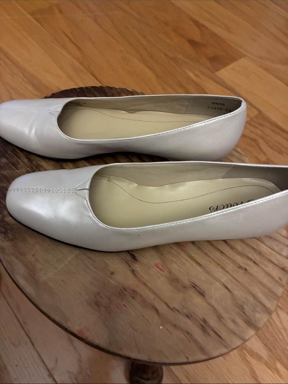 Trotters Doris Bone 81/2 SS NWOT